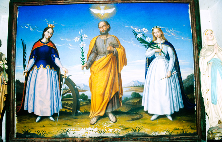 Tableau du maître autel, vue d'ensemble. ; Tableau. Saint Joseph encadré par sainte Catherine d'Alexandrie à gauche et sainte Ursule (?) à droite.