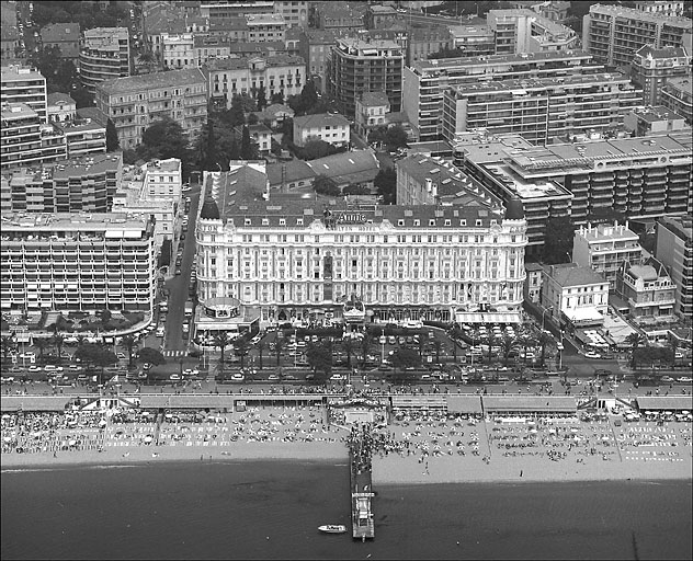 Maison dite villa Husson, puis villa Saint-Georges, actuellement Hôtel Bleu Rivage