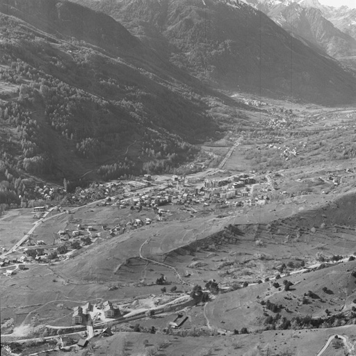 Saint-Chaffrey. Chantemerle. Vue aérienne prise du nord-est.