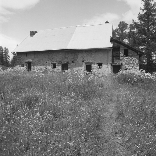 Celvan. Chalet. Façade sud-est.