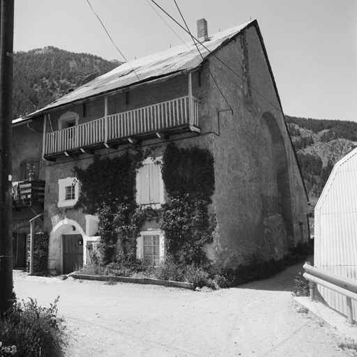 Le Bez. Parcelle 11. Façade sud-est.