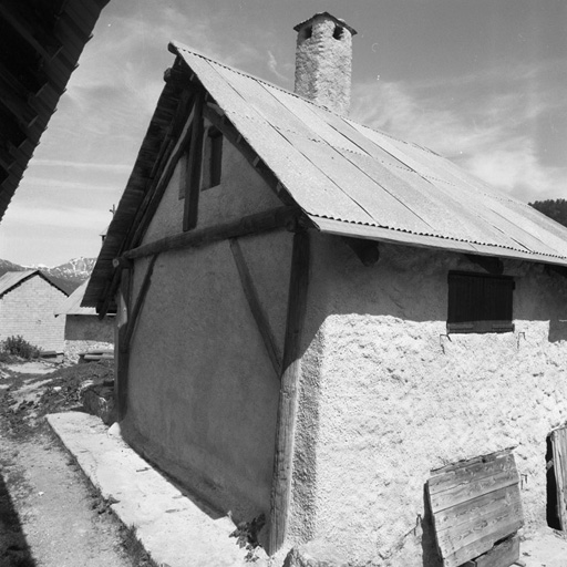 Fréjus. Parcelle 554. Pignon ouest.