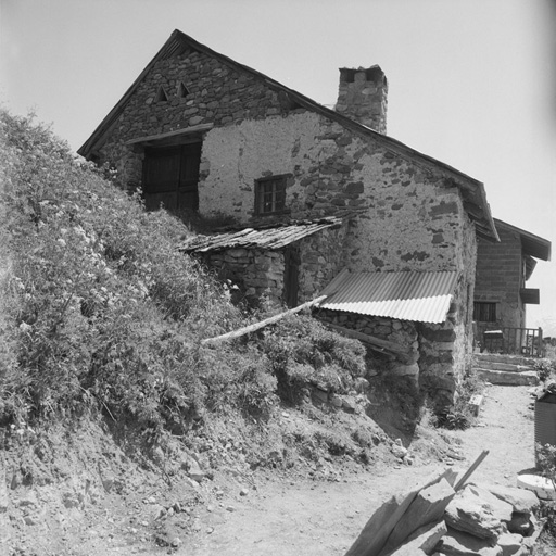 Puy-Chirouzan haut. Parcelle 162. Chalet. Le pignon sud-ouest.
