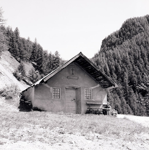 La Salle, le Bez, chapelle Sainte-Elisabeth. Vue générale de la façade.