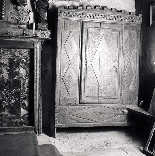 Armoire.