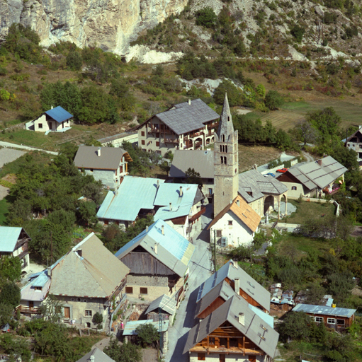 Vue aérienne prise de l'ouest.