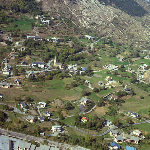 Vue aérienne de situation prise du sud-est.