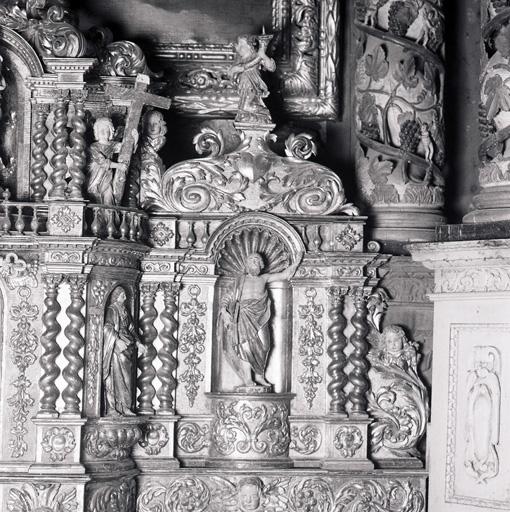 Aile gauche du tabernacle supérieur.