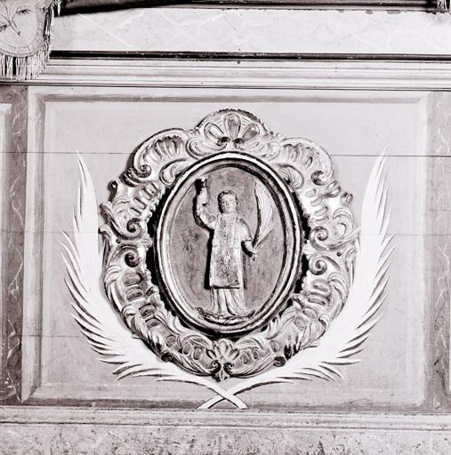 Autel (bas-relief).