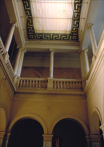 Cour intérieure. Vue prise vers l'ouest.