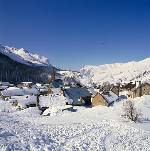 Le Villar. Vue d'ensemble prise du nord-est au mois de février.