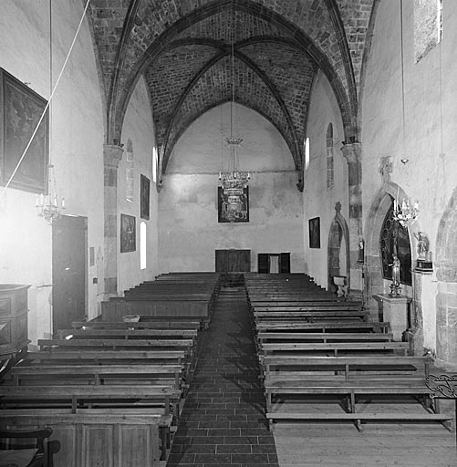 Vue du choeur vers la nef.