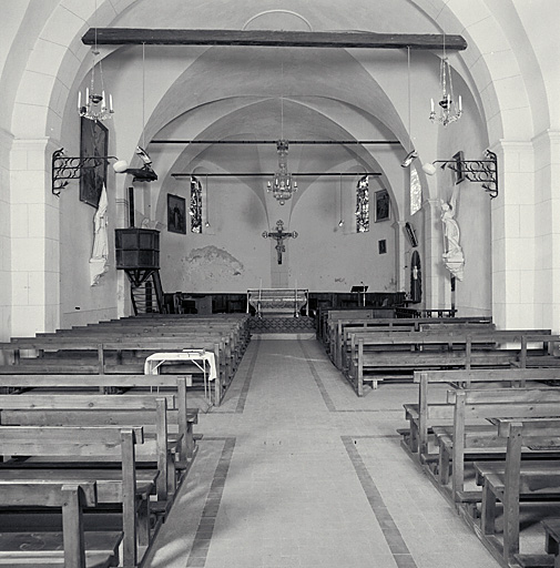 Vue intérieure vers le choeur.