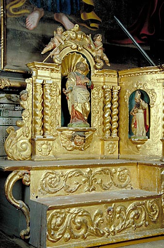 Retable en bois doré. Partie gauche : saint Pierre.