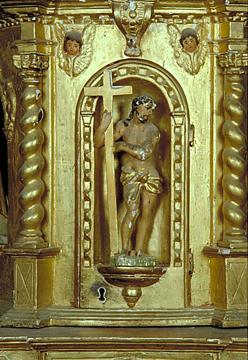 Tabernacles (2), gradins d'autel (2), statues (5)