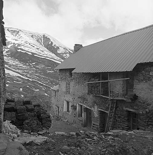 La façade sud. Noter la galerie de séchage à laquelle on peut accéder de l'intérieur ou de l'extérieur.