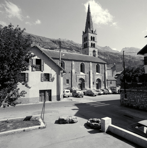 Vue d'ensemble prise du sud-ouest.