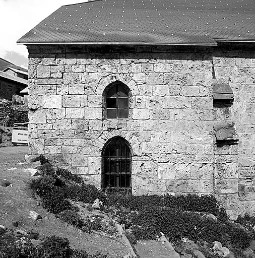 Première travée du mur ouest.