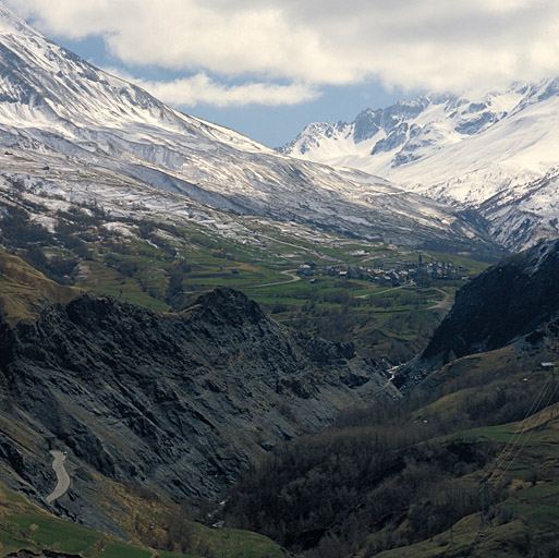 Vue prise de l'ouest.