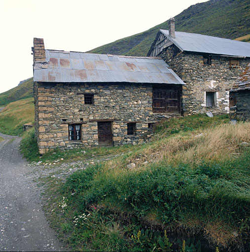  Façade d'une "maison de montagne" au Rivet du Pied.