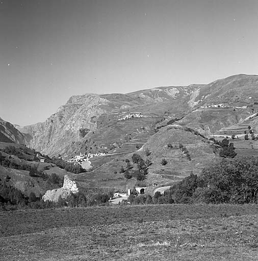 La vallée de la Haute-Romanche. Vue générale prise de l'est.