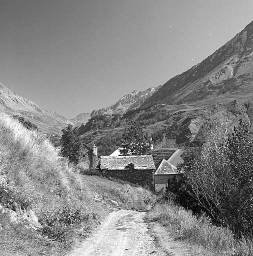 Entrée nord-ouest du village.