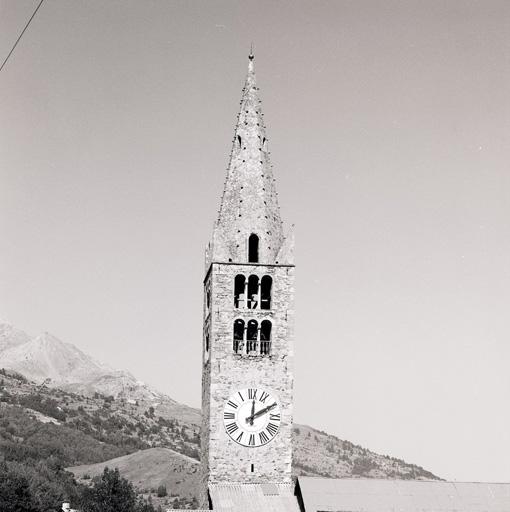 Vue du clocher prise de l'est.