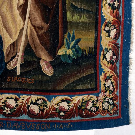 Tableau de tapisserie 1 : Saint Joseph, sainte Marguerite d'Antioche, saint Jacques le Majeur. Inscription M.R. DAVBVSSON.