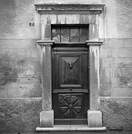 Maison, rue des Lagerons (parcelle 1168). Porte.