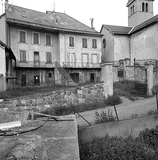 Maison rue de l'Eglise (parcelle 609). Vue prise de l'est.