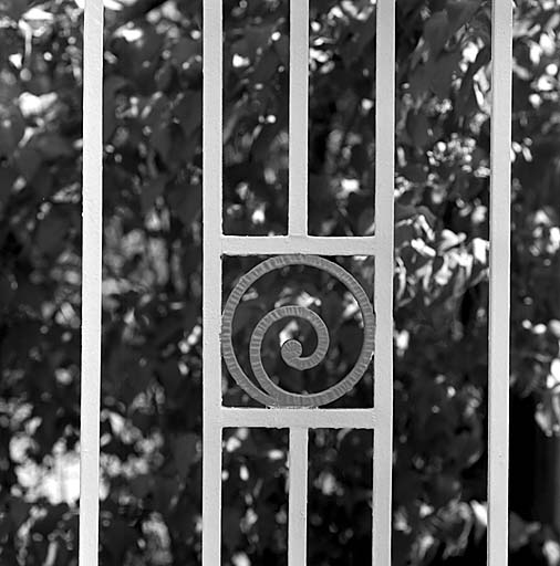 Grille du jardin. Détail.