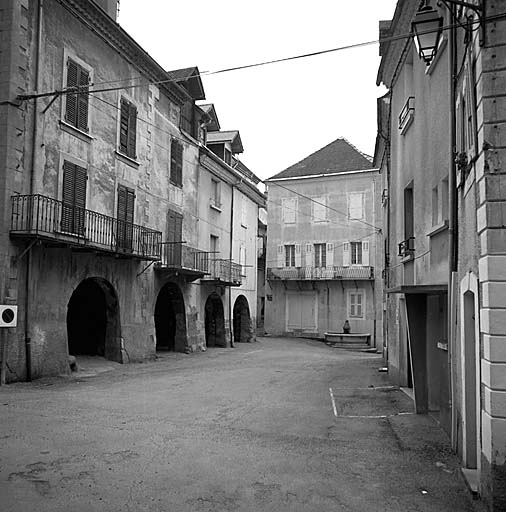 La place aux Herbes. Vue prise du nord.