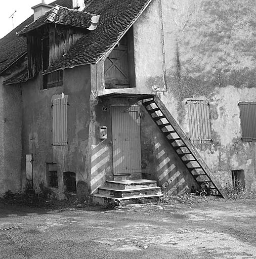 Baie fenière, rue Lesdiguières (parcelle 746).