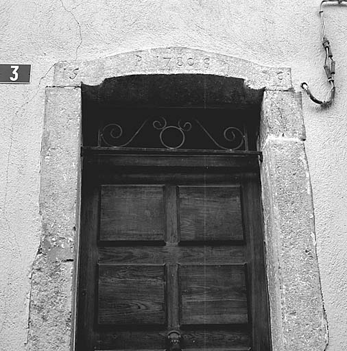 Maison, rue du Prieuré (parcelle 704). Porte datée de 1780.