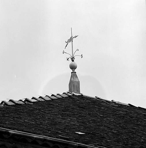 Maison rue Fontaine Saint-Julien (parcelle 887). Girouette.