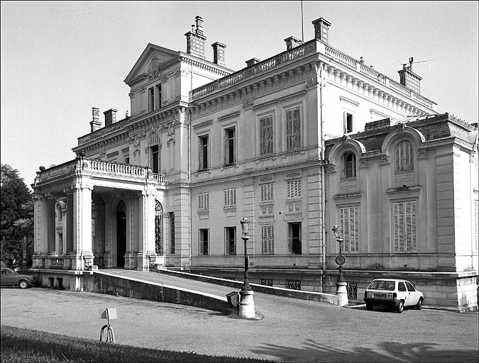 Façade antérieure nord, vue de volume.