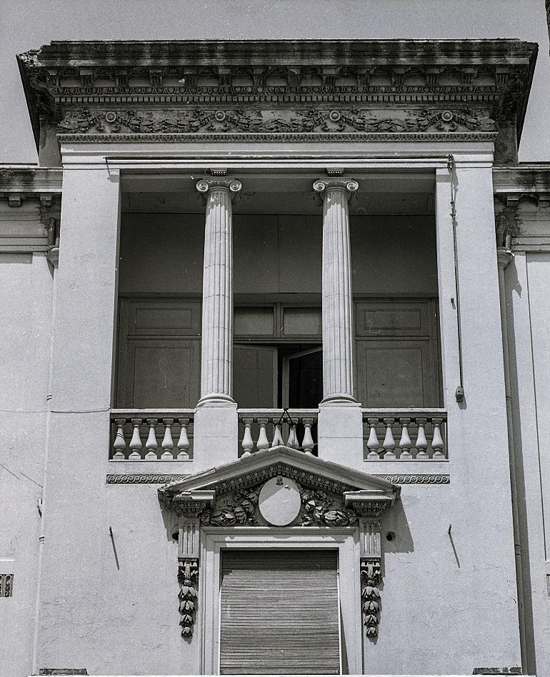 Façade antérieure sud. Loggia.