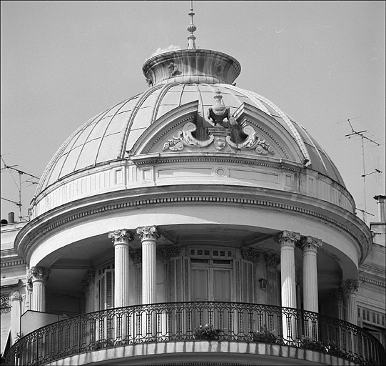 Immeuble du 11, boulevard Carnot. Rotonde. Dôme.