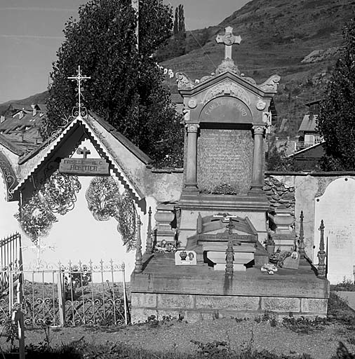 Sépulture des familles B.G. Héritier et Richard.