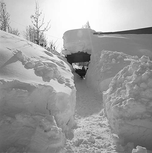L'accès à la grange en hiver.