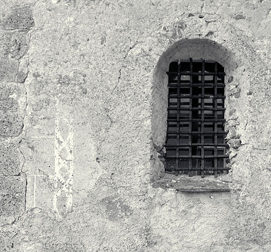 Chapelle nord. Elévation ouest. Vestiges de décor peint.