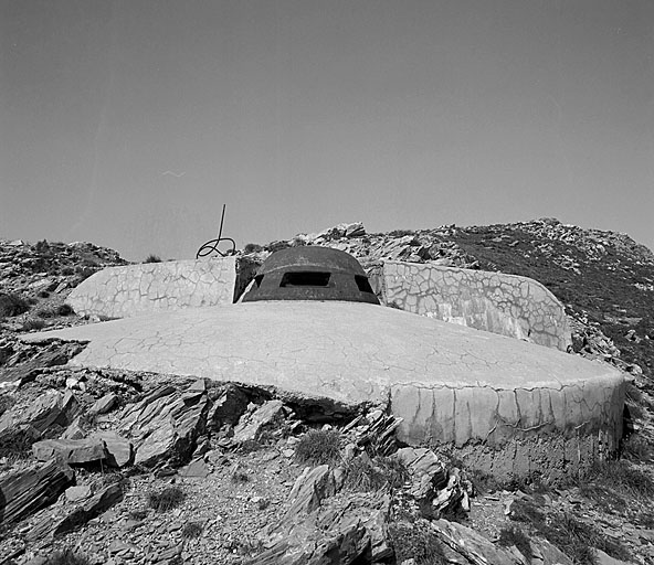 Ouvrage E. Bloc 3 (observatoire). Vue d'ensemble prise de l'avant.