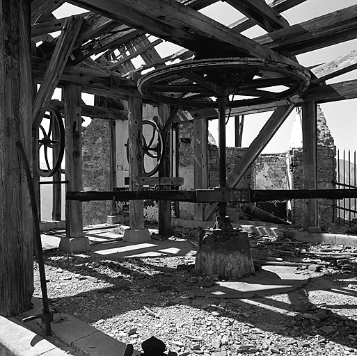 Bâtiment O (recette supérieure du téléphérique de la Seyte : vue de la machinerie).