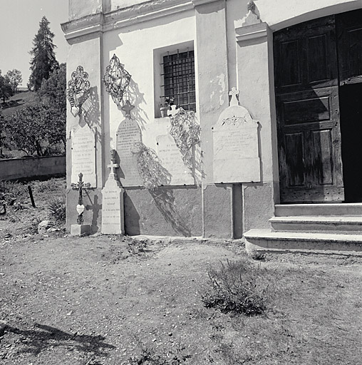 Façade antérieure est, vue partielle.