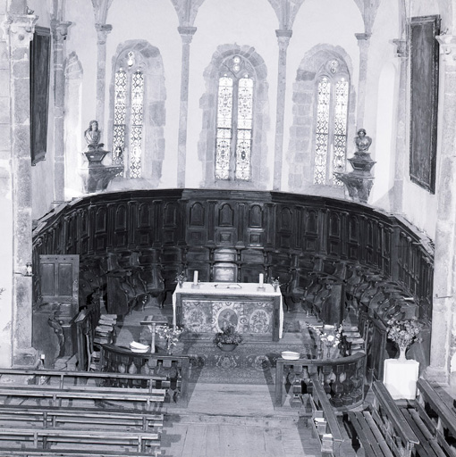 Vue d'ensemble du mobilier du choeur.