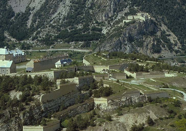 Vue d'ensemble prise du sud.