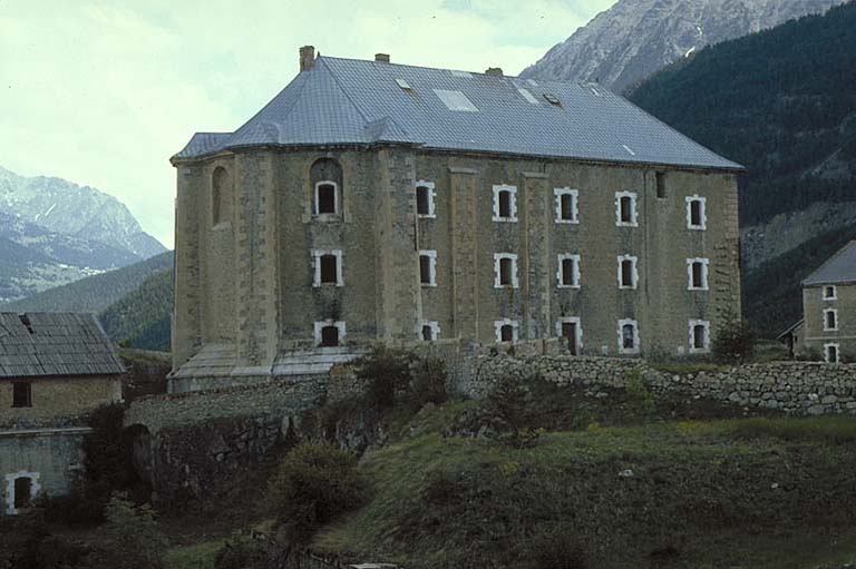 Bâtiment E (ancienne chapelle).