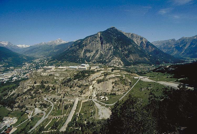 Vue d'ensemble prise du sud.