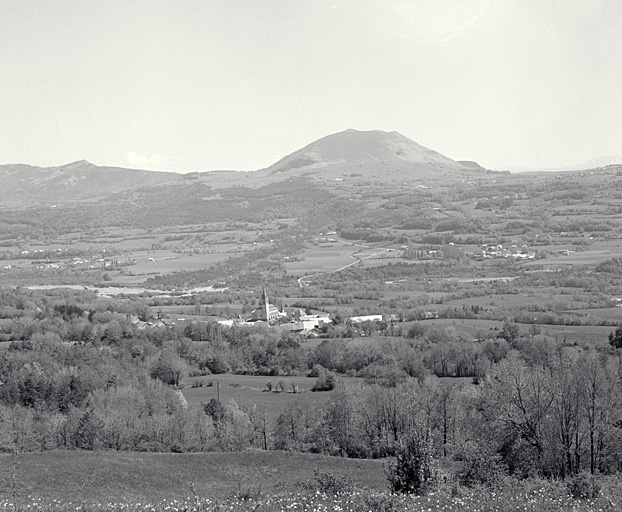 Vue de situation prise du nord.