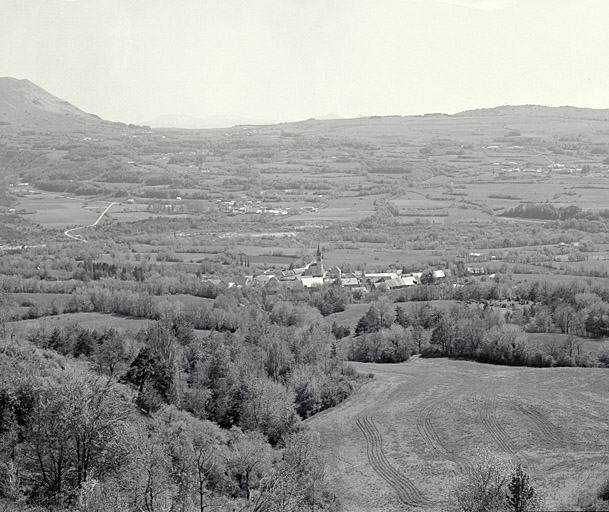 Vue de situation prise du nord.